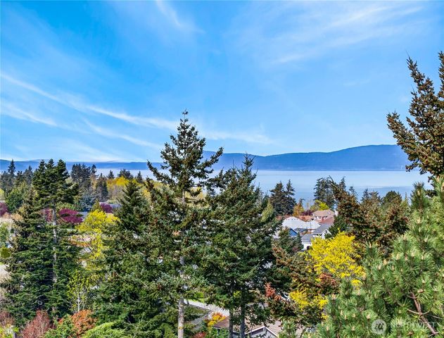 3508 W 8th Street, Anacortes, WA 98221