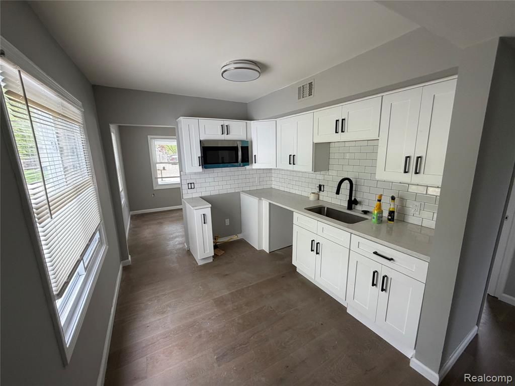 21631 Colgate Street, Farmington Hills, MI 48336