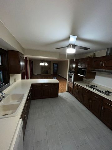 322 Freehauf Street, Lemont, IL 60439
