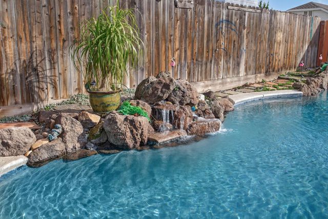 1224 Glenbrook Way, Modesto, CA 95355