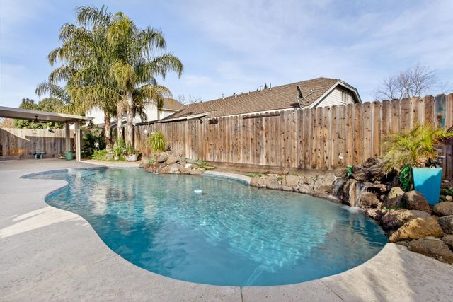 1224 Glenbrook Way, Modesto, CA 95355