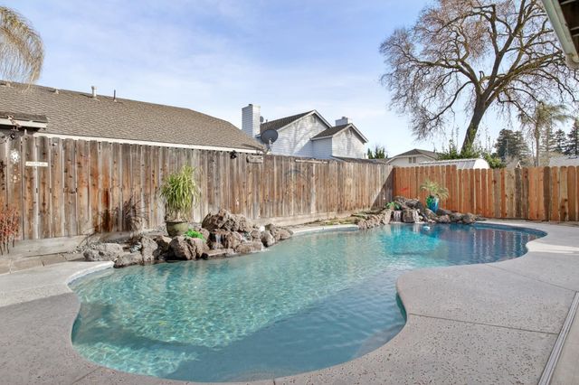 1224 Glenbrook Way, Modesto, CA 95355