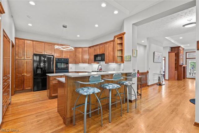 364 Blossom Lane, Orange Village, OH 44022
