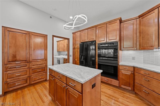 364 Blossom Lane, Orange Village, OH 44022