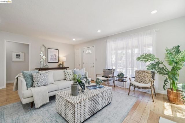 3975 Turnley Ave, Oakland, CA 94605