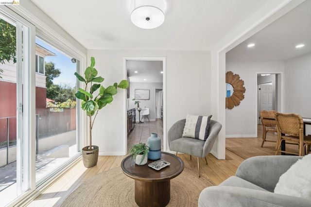 3975 Turnley Ave, Oakland, CA 94605