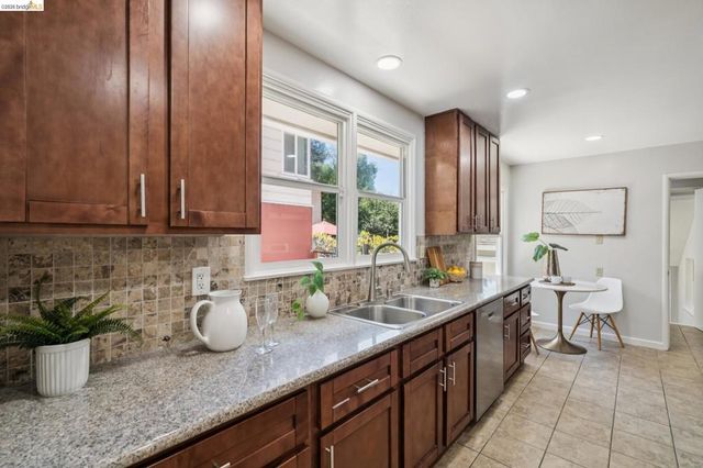 3975 Turnley Ave, Oakland, CA 94605