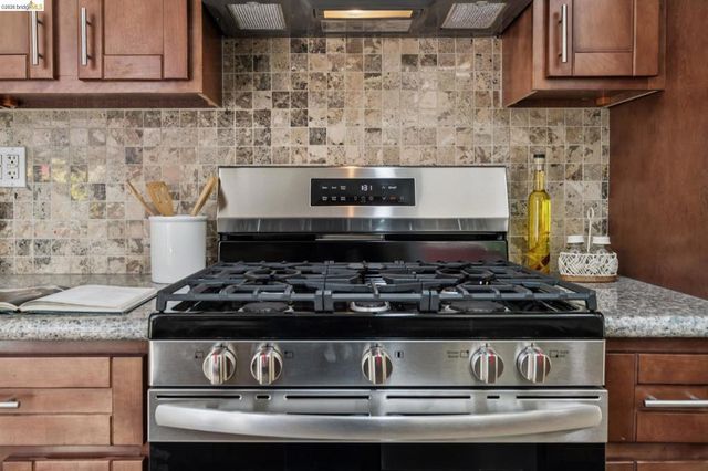 3975 Turnley Ave, Oakland, CA 94605