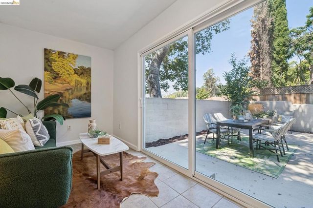 3975 Turnley Ave, Oakland, CA 94605