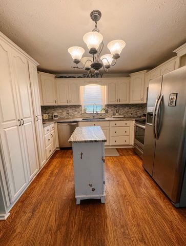 1100 Harve Brown Rd, Bethpage, TN 37022