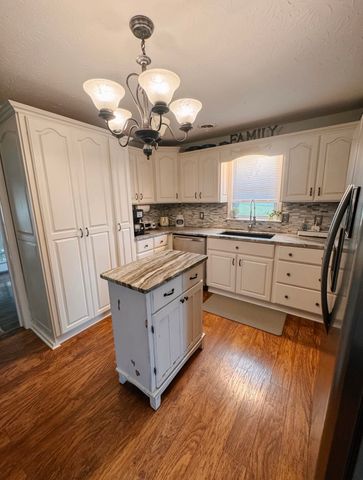 1100 Harve Brown Rd, Bethpage, TN 37022