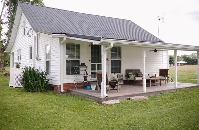 1100 Harve Brown Rd, Bethpage, TN 37022
