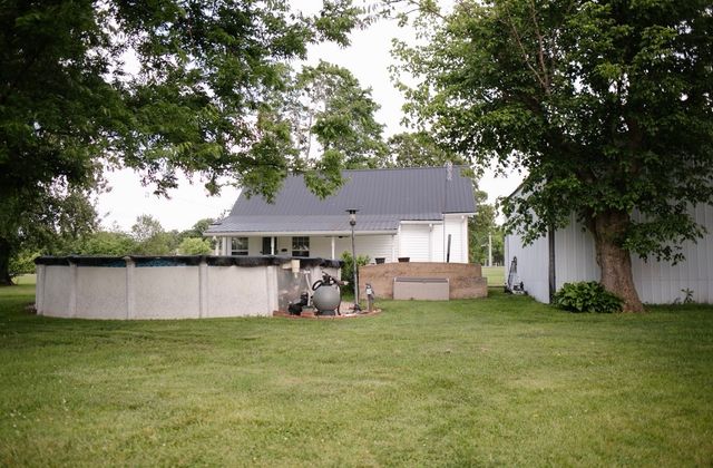 1100 Harve Brown Rd, Bethpage, TN 37022