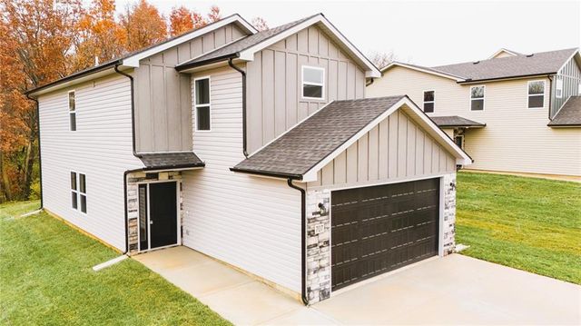 707 Mahogany Court, Warrensburg, MO 64093