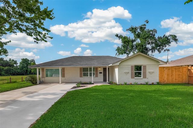 10966 Shadow Wood Dr, Houston, TX 77043