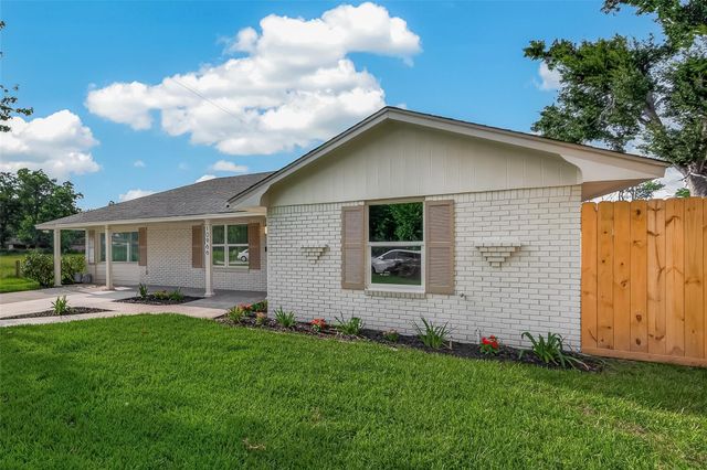 10966 Shadow Wood Dr, Houston, TX 77043