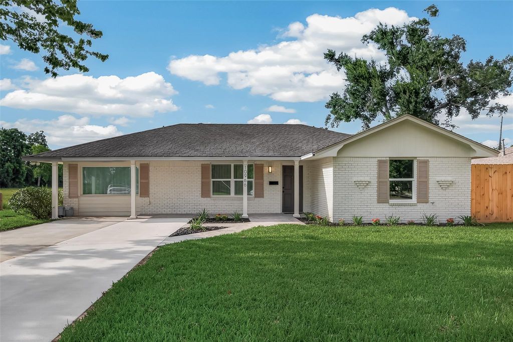 10966 Shadow Wood Dr, Houston, TX 77043