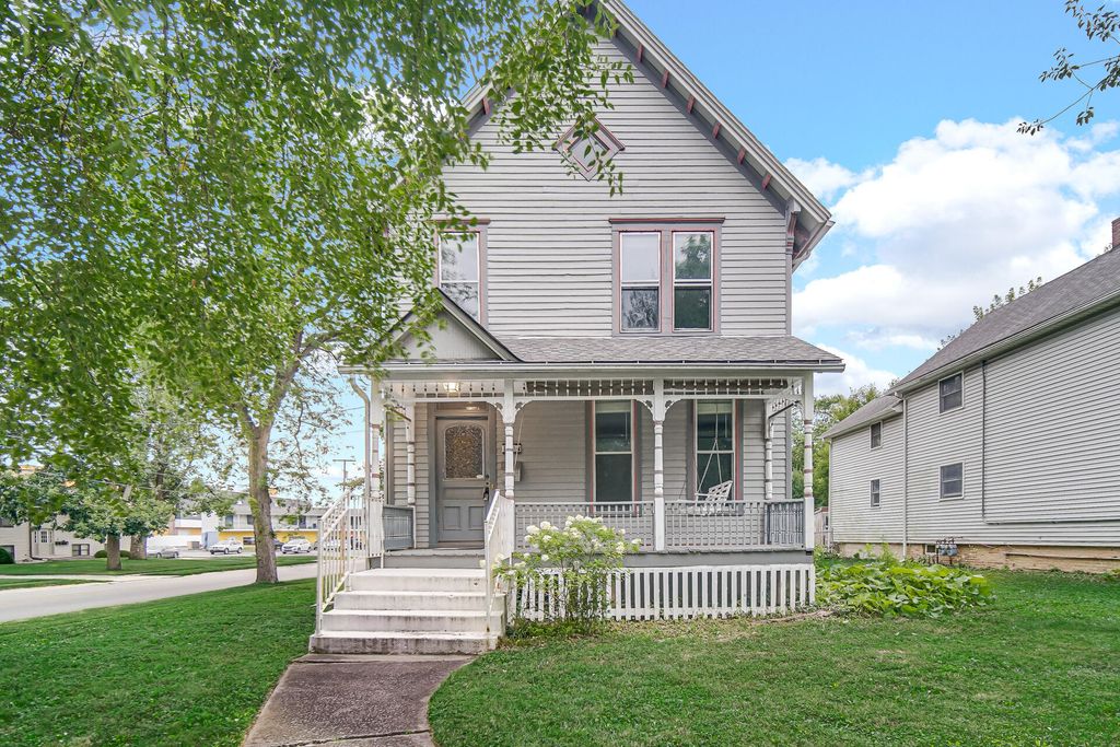 158 N Ridge Street, Crown Point, IN 46307