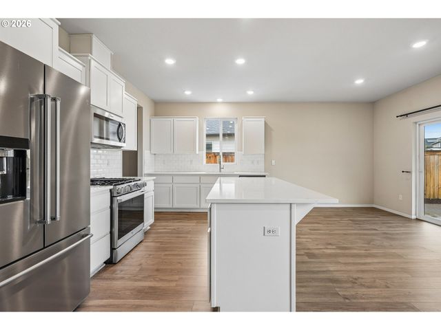 4889 NAVIGATION Ave Ne, Salem, OR 97305