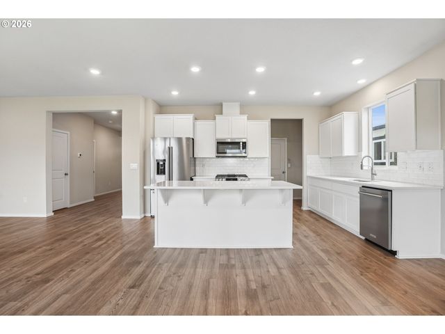 4889 NAVIGATION Ave Ne, Salem, OR 97305