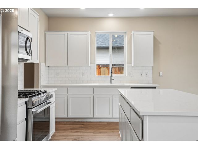 4889 NAVIGATION Ave Ne, Salem, OR 97305