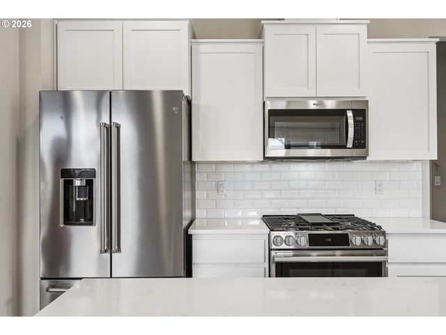 4889 NAVIGATION Ave Ne, Salem, OR 97305