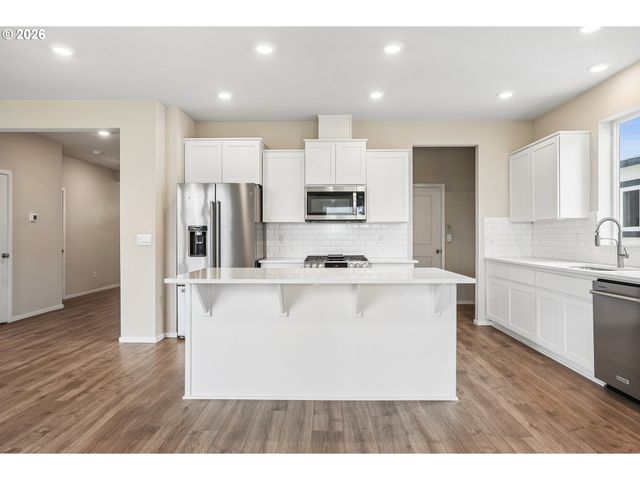 4889 NAVIGATION Ave Ne, Salem, OR 97305
