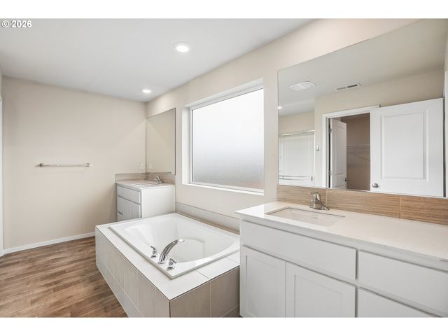 4889 NAVIGATION Ave Ne, Salem, OR 97305