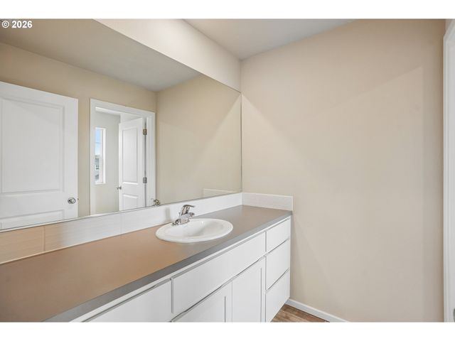 4889 NAVIGATION Ave Ne, Salem, OR 97305