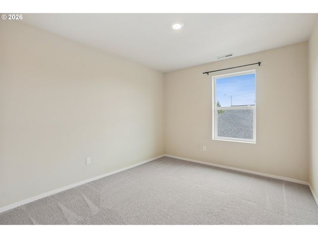 4889 NAVIGATION Ave Ne, Salem, OR 97305