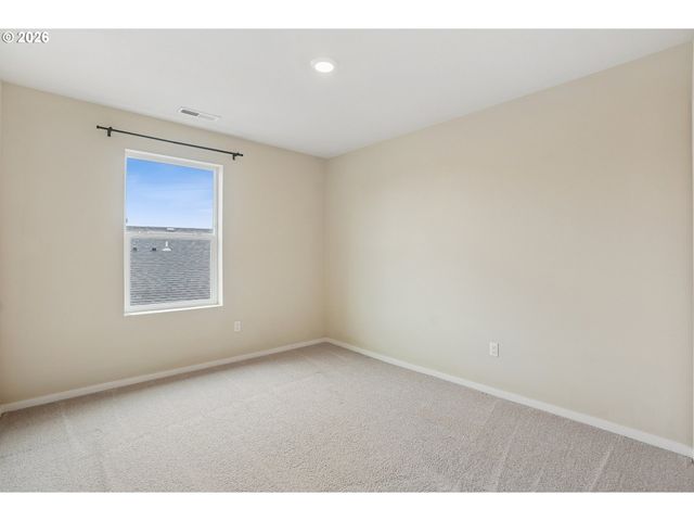 4889 NAVIGATION Ave Ne, Salem, OR 97305