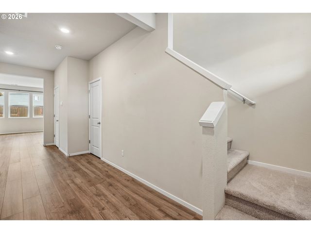 4889 NAVIGATION Ave Ne, Salem, OR 97305