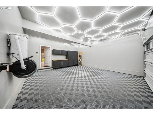 4889 NAVIGATION Ave Ne, Salem, OR 97305