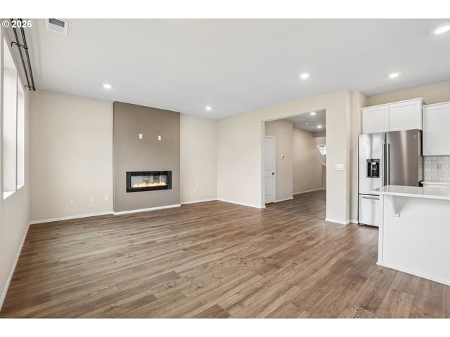 4889 NAVIGATION Ave Ne, Salem, OR 97305