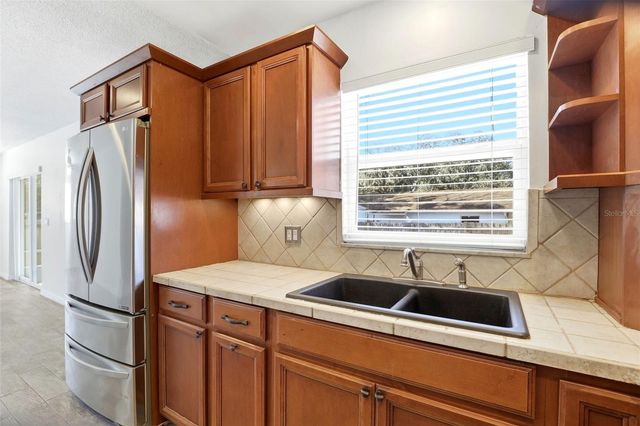 8840 AVA LAKE DRIVE, Orlando, FL 32810