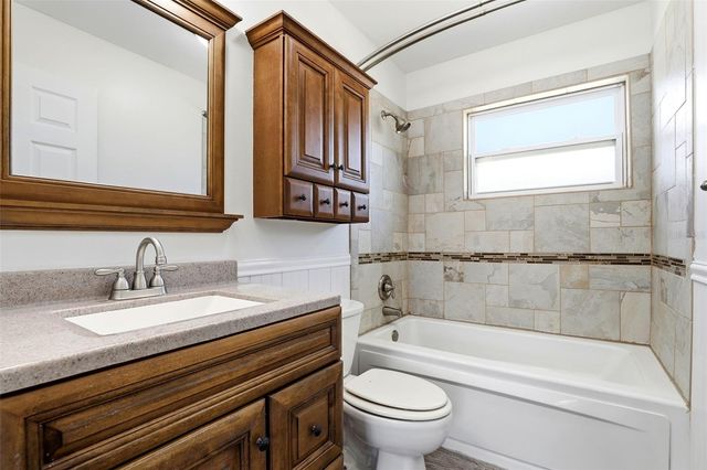 8840 AVA LAKE DRIVE, Orlando, FL 32810