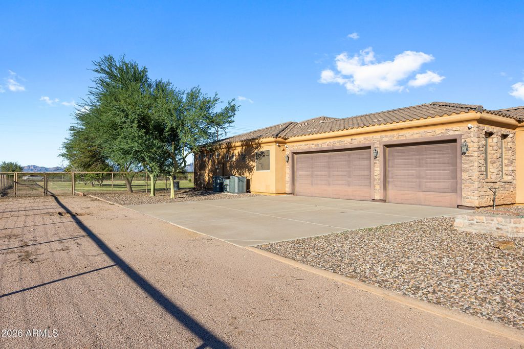 1602 E LOBO Street, San Tan Valley, AZ 85140 — photo 5