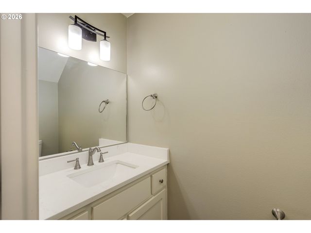 2137 N LEGACY Dr, Newberg, OR 97132