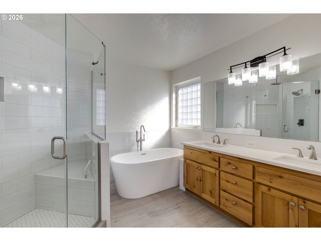 2137 N LEGACY Dr, Newberg, OR 97132