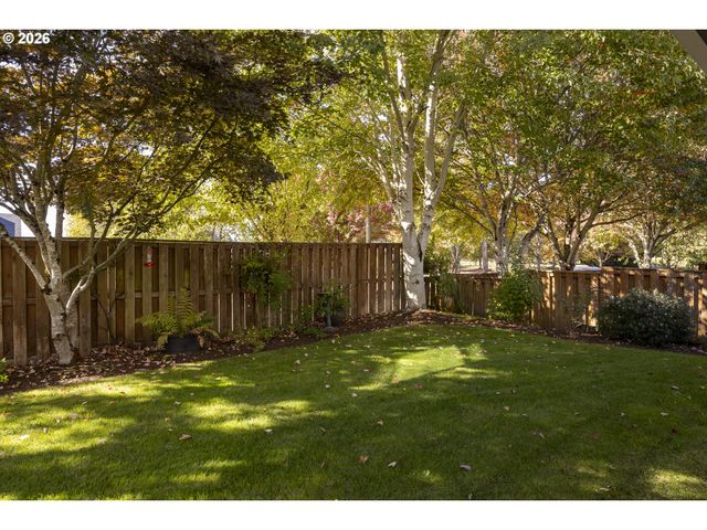 2137 N LEGACY Dr, Newberg, OR 97132