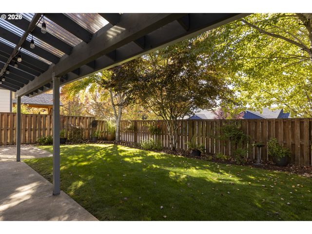 2137 N LEGACY Dr, Newberg, OR 97132
