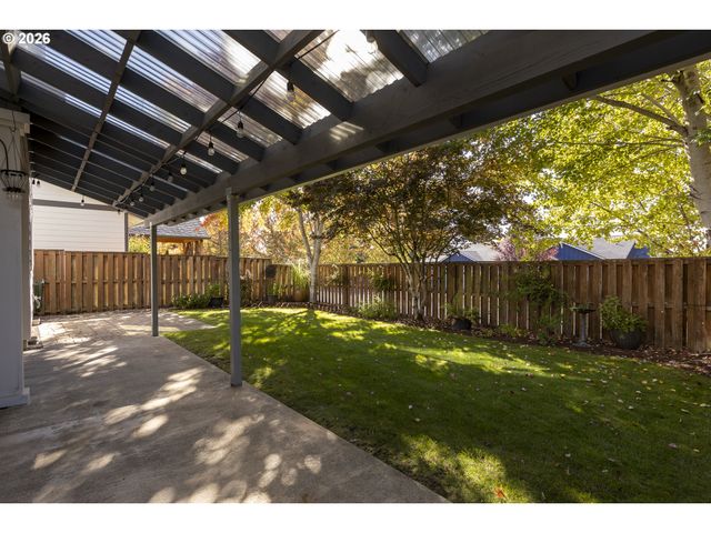 2137 N LEGACY Dr, Newberg, OR 97132