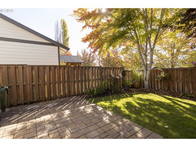 2137 N LEGACY Dr, Newberg, OR 97132
