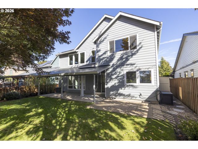 2137 N LEGACY Dr, Newberg, OR 97132
