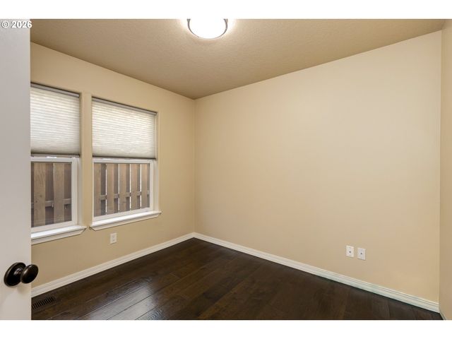 2137 N LEGACY Dr, Newberg, OR 97132
