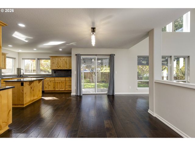 2137 N LEGACY Dr, Newberg, OR 97132