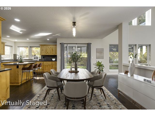 2137 N LEGACY Dr, Newberg, OR 97132