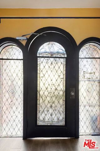 101 N Kenmore Avenue, Los Angeles, CA 90004