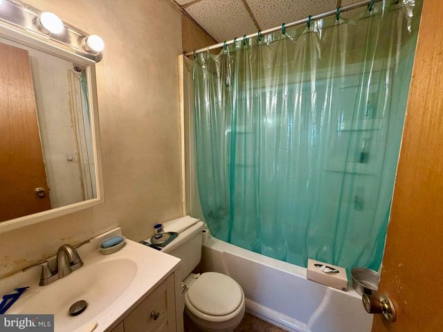 8224 FORT SMALLWOOD RD, Baltimore, MD 21226