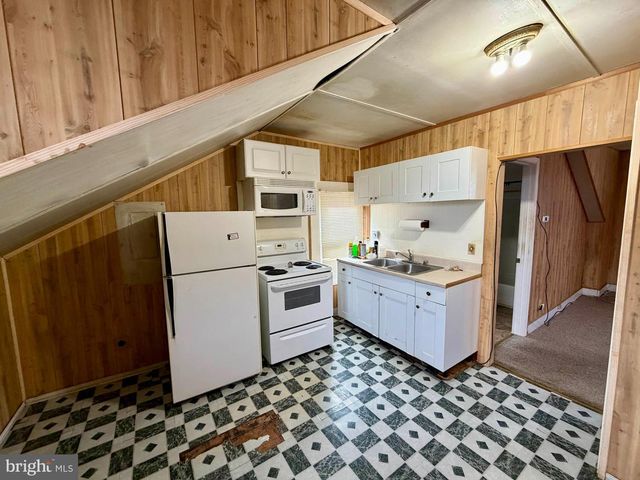 8224 FORT SMALLWOOD RD, Baltimore, MD 21226